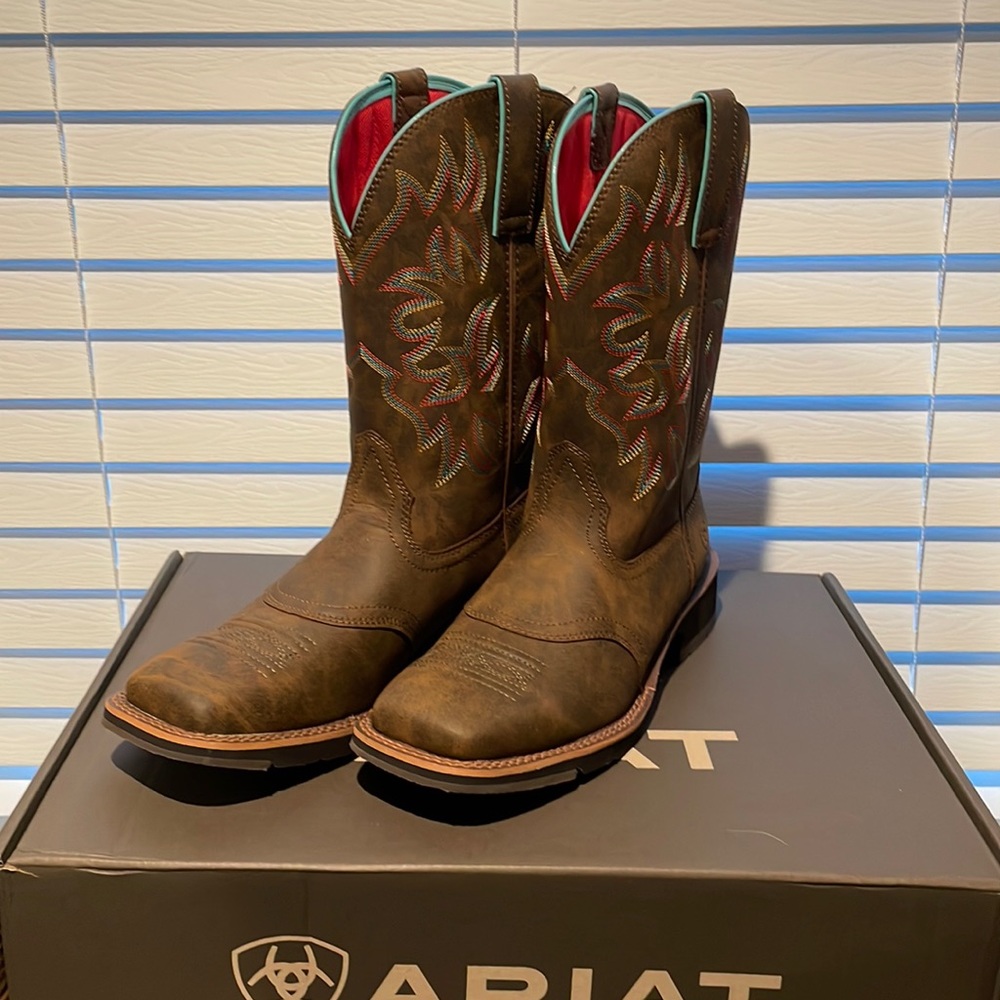 Brand new womens ariat Delilah Boot size 9